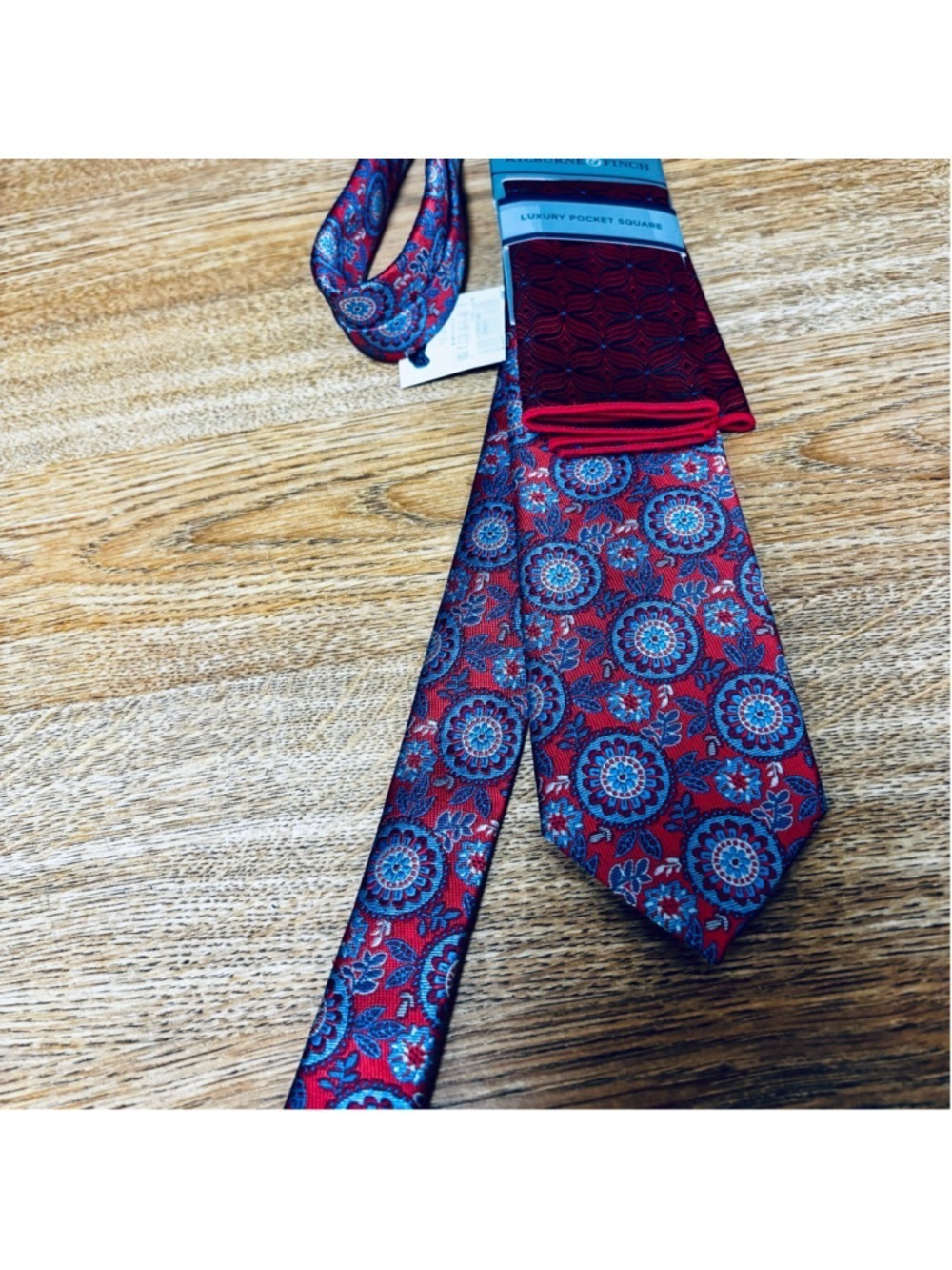 Men's Kilburne & Finch Red & Blue Floral Tie & Pocket Square